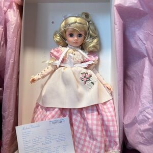 Vintage Madame Alexander “AMY” (18500) Doll